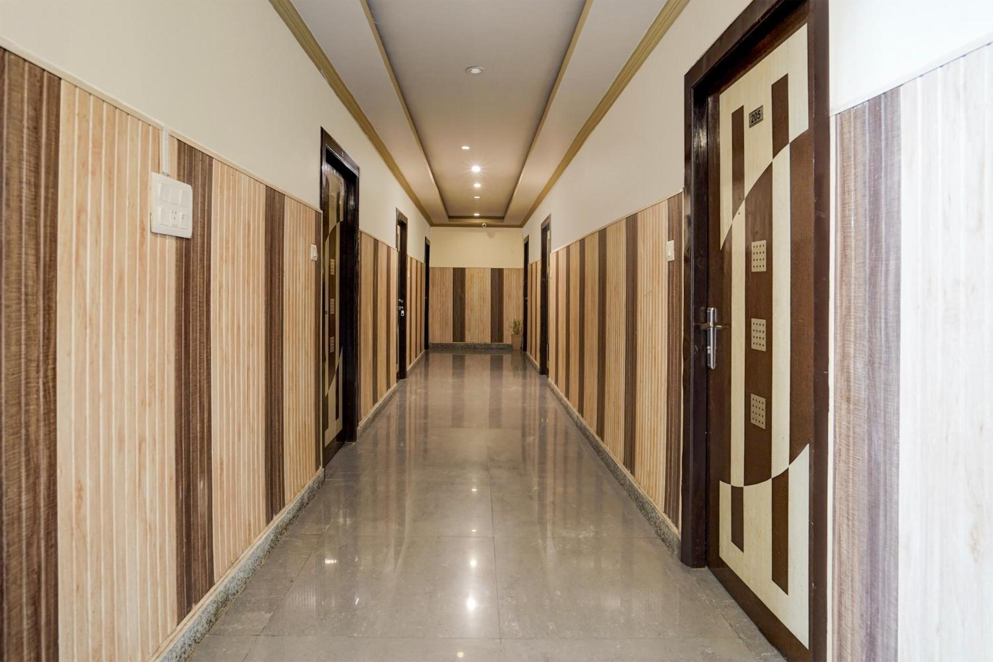 Hotel Super Townhouse Haridwar Near Har Ki Pauri Zewnętrze zdjęcie